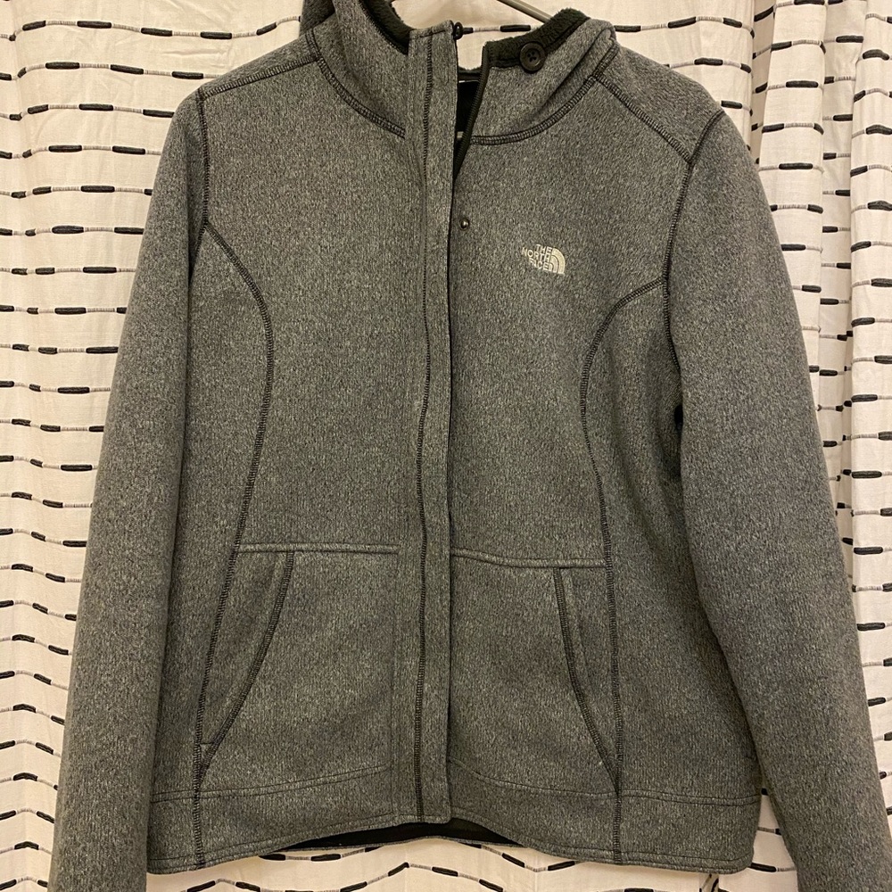 Women’s grey NorthFace coat